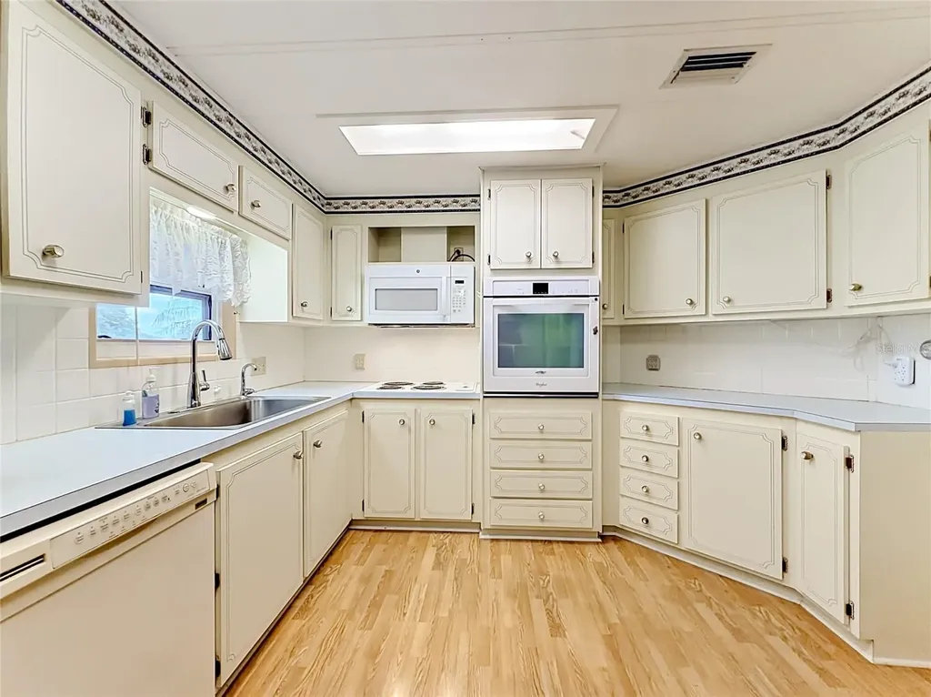2002 SW Live Oak Lane Zellwood FL 32798