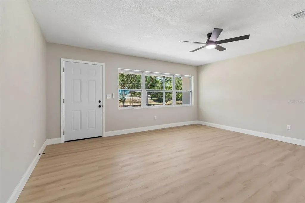10229 N Valle Drive Tampa FL 33612