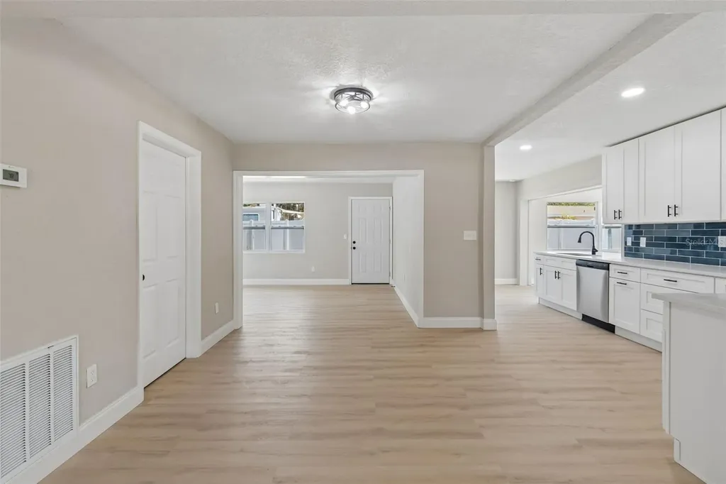 10229 N Valle Drive Tampa FL 33612