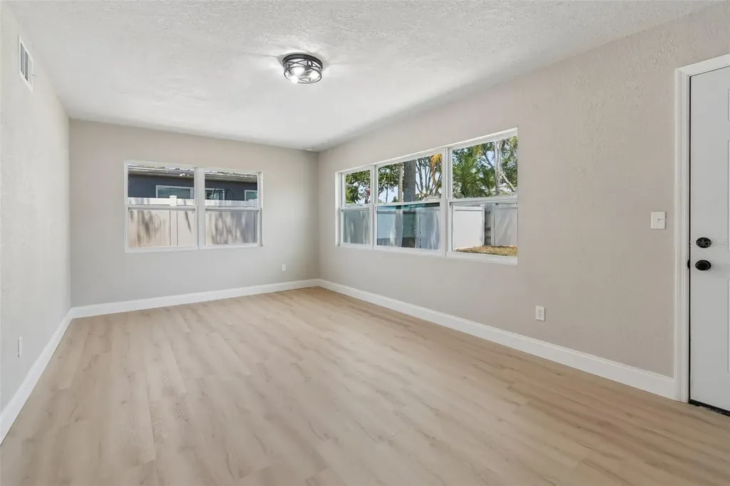 10229 N Valle Drive Tampa FL 33612