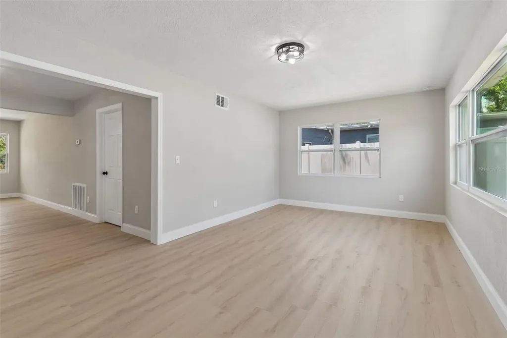 10229 N Valle Drive Tampa FL 33612
