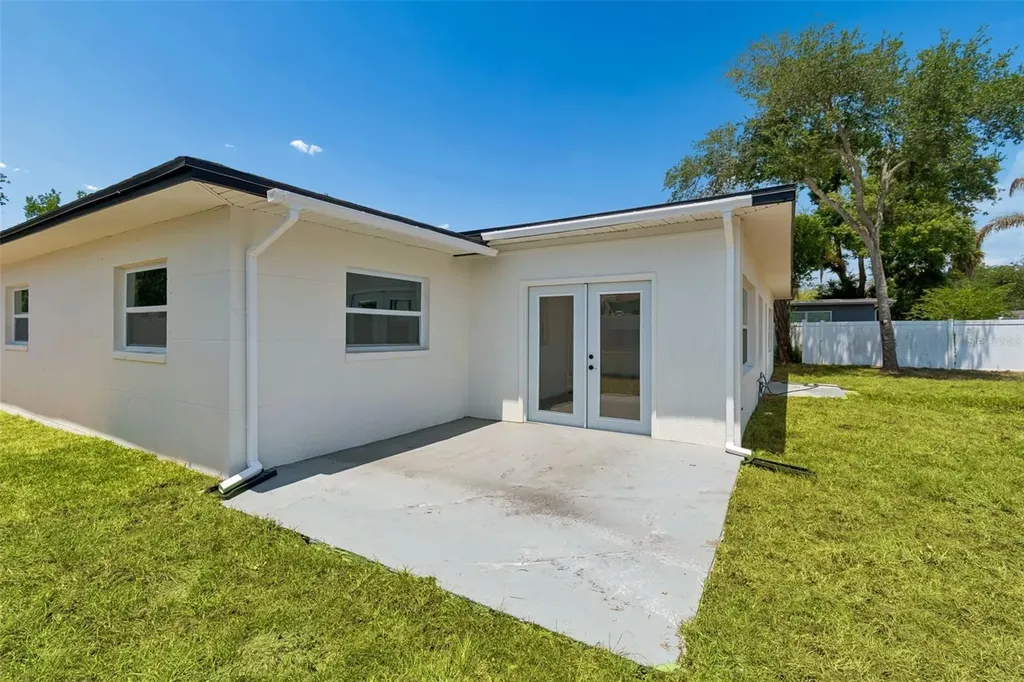 10229 N Valle Drive Tampa FL 33612