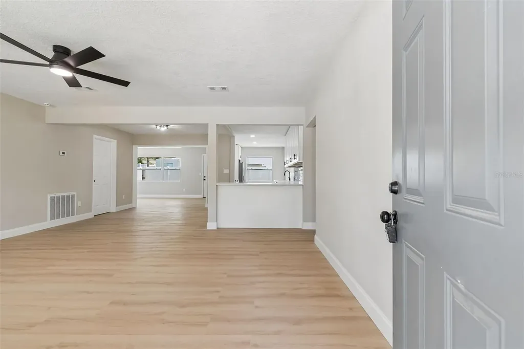 10229 N Valle Drive Tampa FL 33612