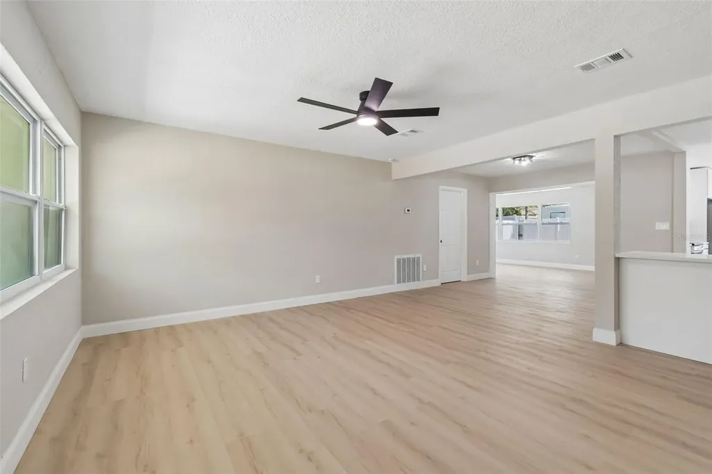 10229 N Valle Drive Tampa FL 33612