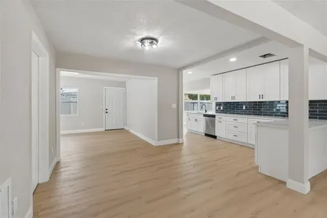 10229 N Valle Drive Tampa FL 33612