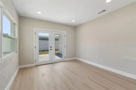 10229 N Valle Drive Tampa FL 33612
