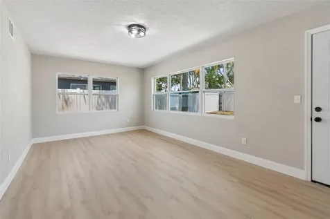 10229 N Valle Drive Tampa FL 33612