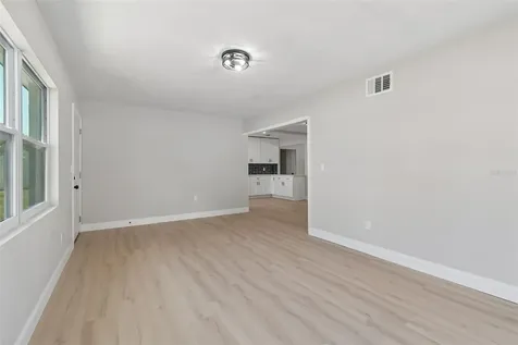 10229 N Valle Drive Tampa FL 33612