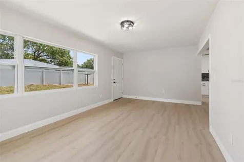 10229 N Valle Drive Tampa FL 33612