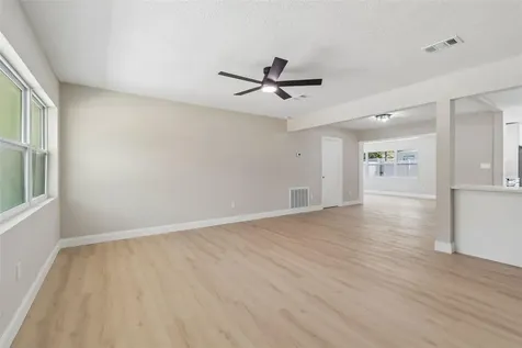 10229 N Valle Drive Tampa FL 33612