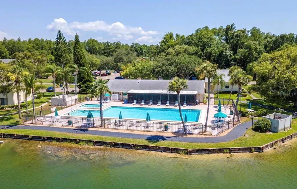 3211 Lake Pine Way E Tarpon Springs FL 34688