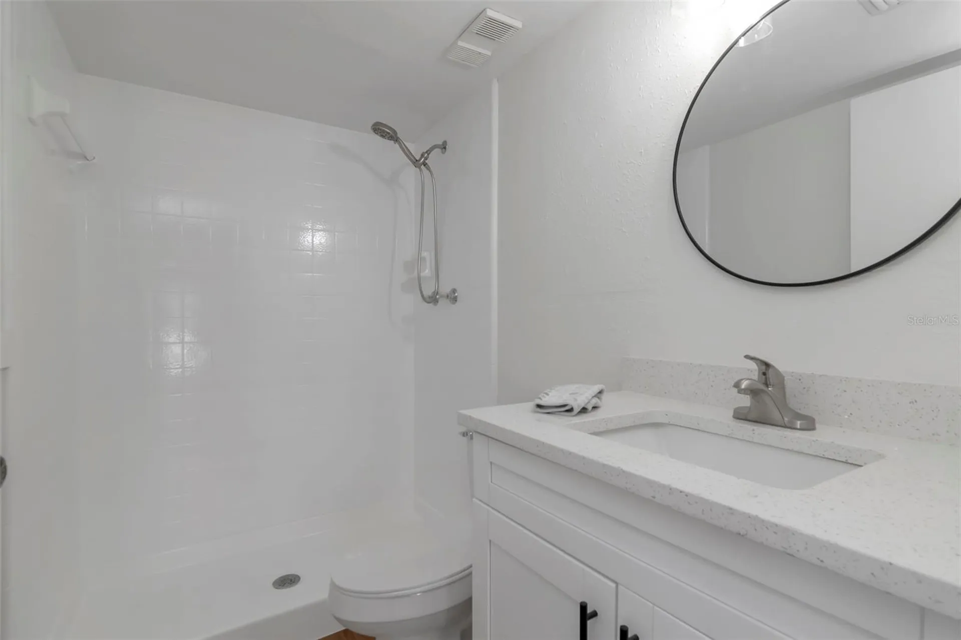 3211 Lake Pine Way E Tarpon Springs FL 34688