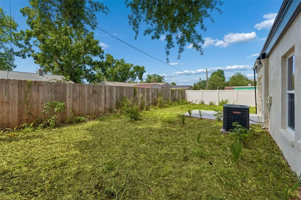 3912 W Pine Street Tampa FL 33607