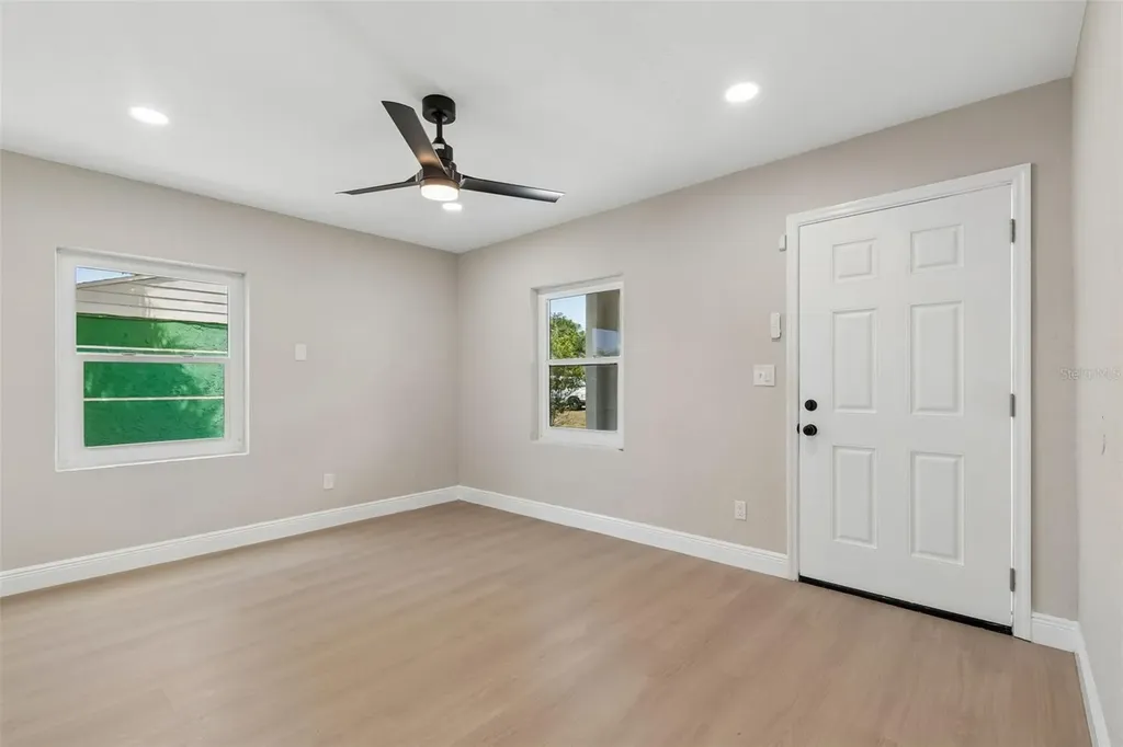 3912 W Pine Street Tampa FL 33607