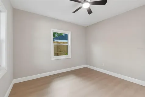 3912 W Pine Street Tampa FL 33607