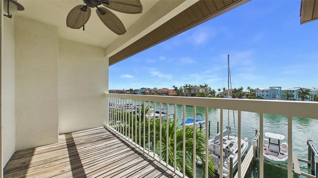 323 Madeira Circle St Petersburg FL 33715