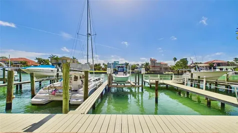 323 Madeira Circle St Petersburg FL 33715