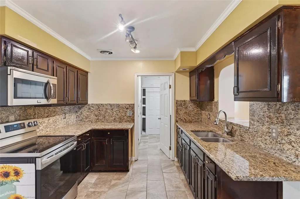 540 W Columbia Street Lake Alfred FL 33850