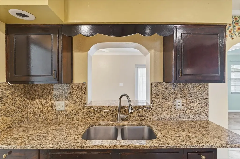 540 W Columbia Street Lake Alfred FL 33850