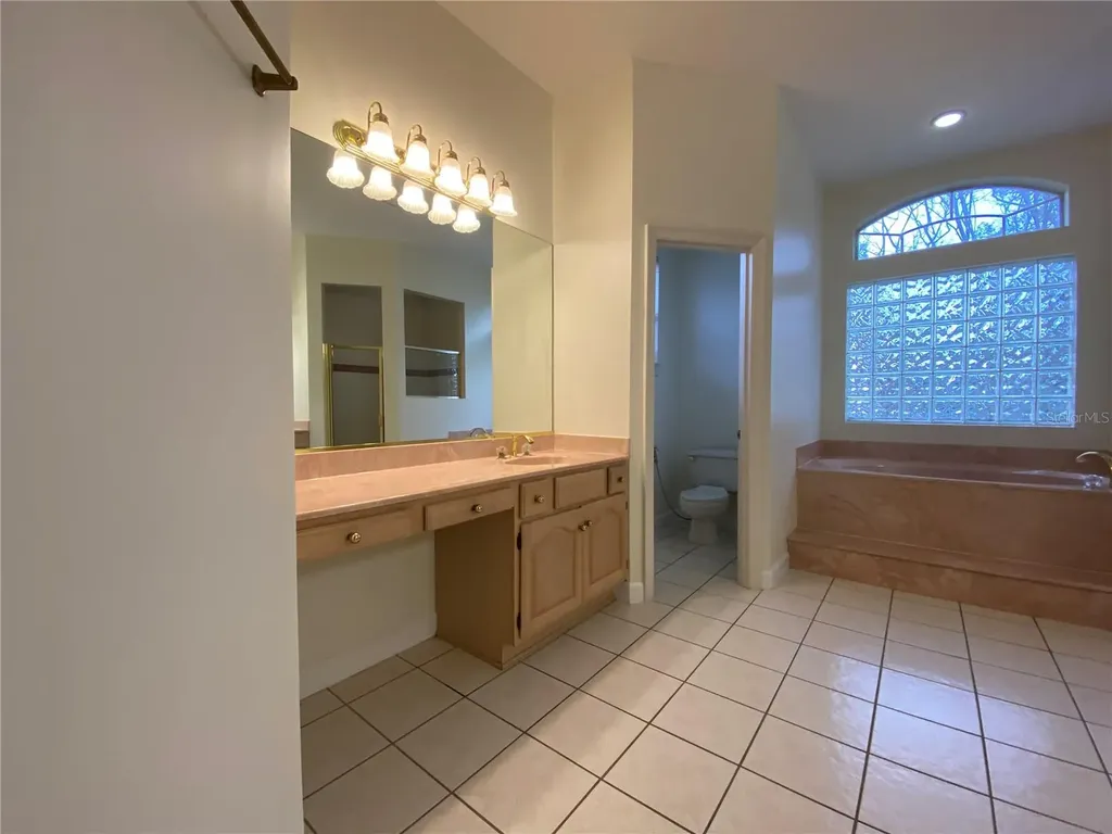5614 Craindale Drive Orlando FL 32819