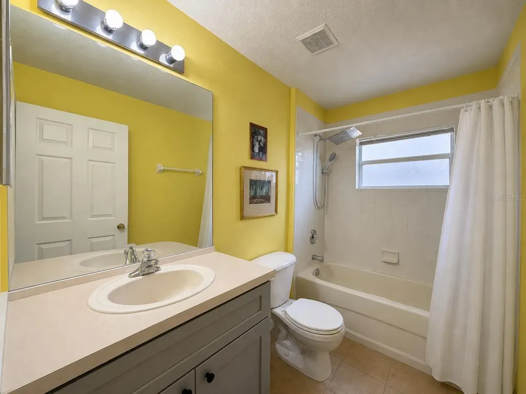 7823 Carriage Pointe Drive Gibsonton FL 33534