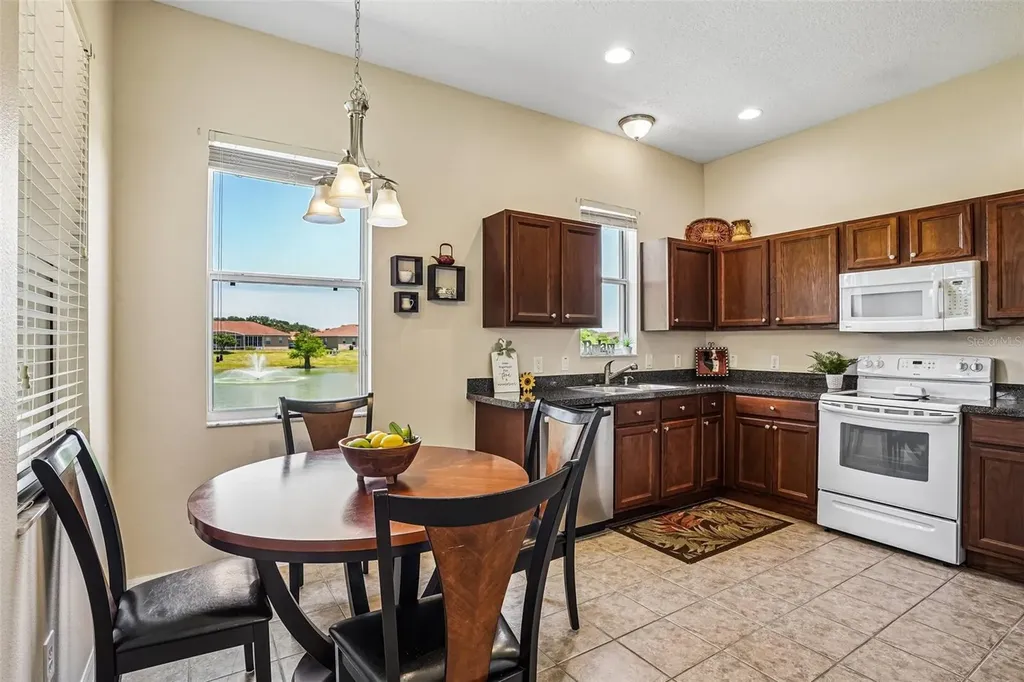 5116 Neptune Circle Oxford FL 34484