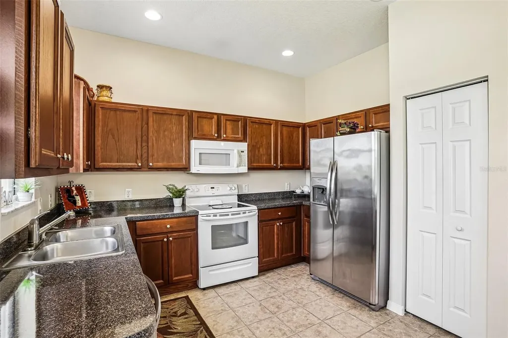 5116 Neptune Circle Oxford FL 34484