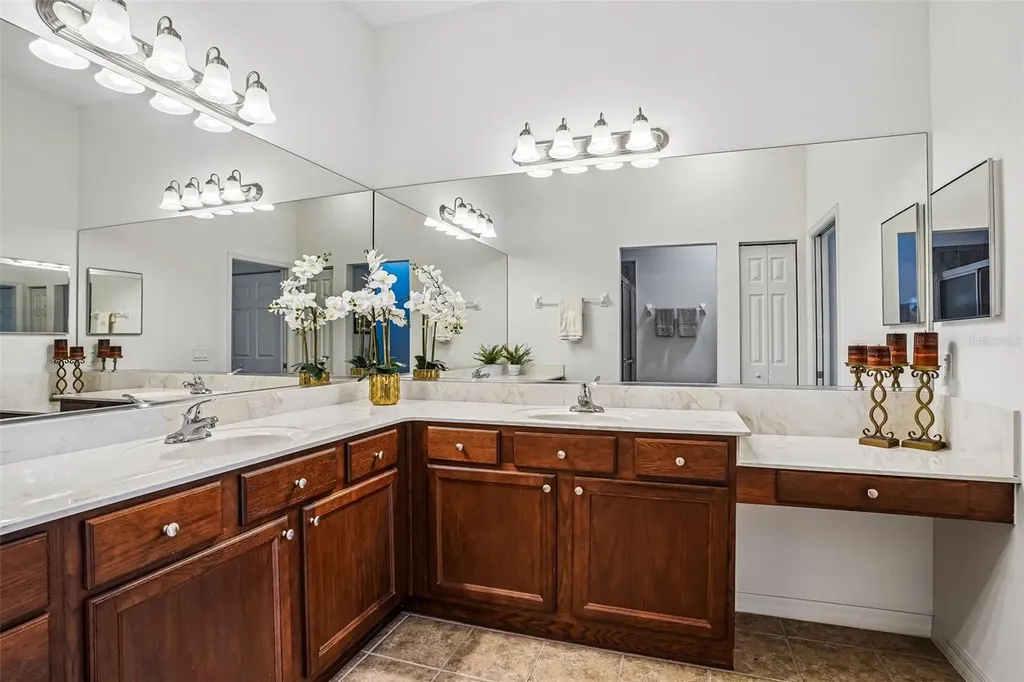 5116 Neptune Circle Oxford FL 34484