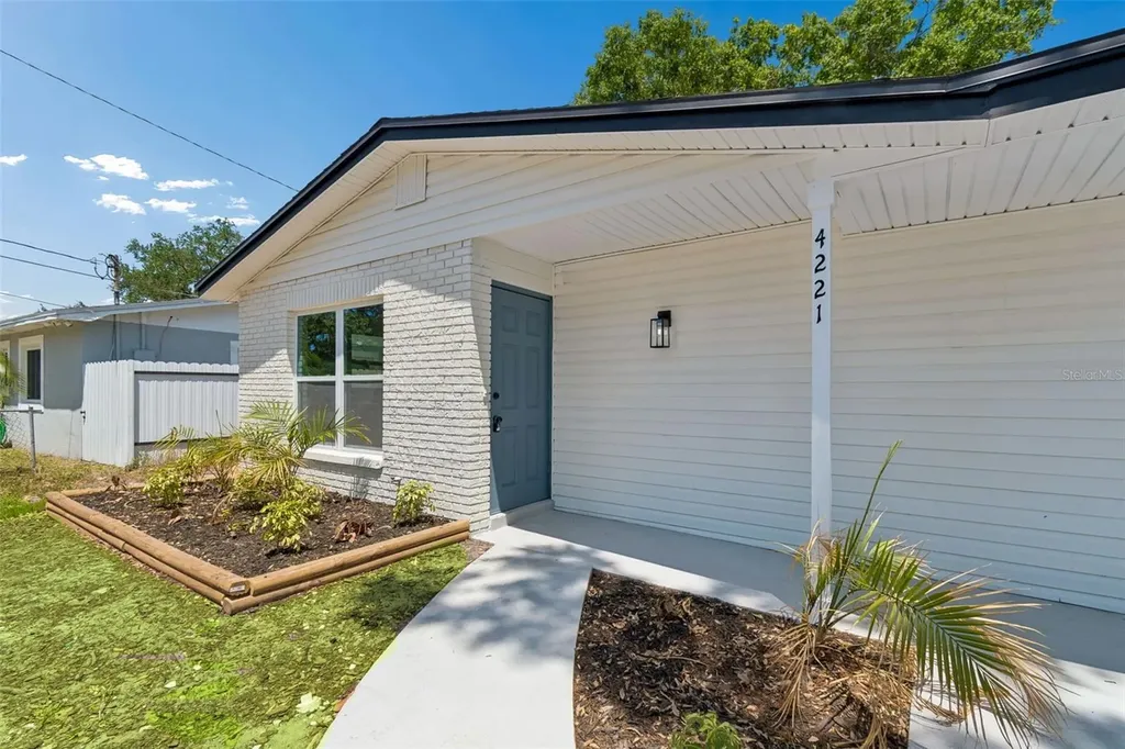 4221 Empire Place Tampa FL 33610