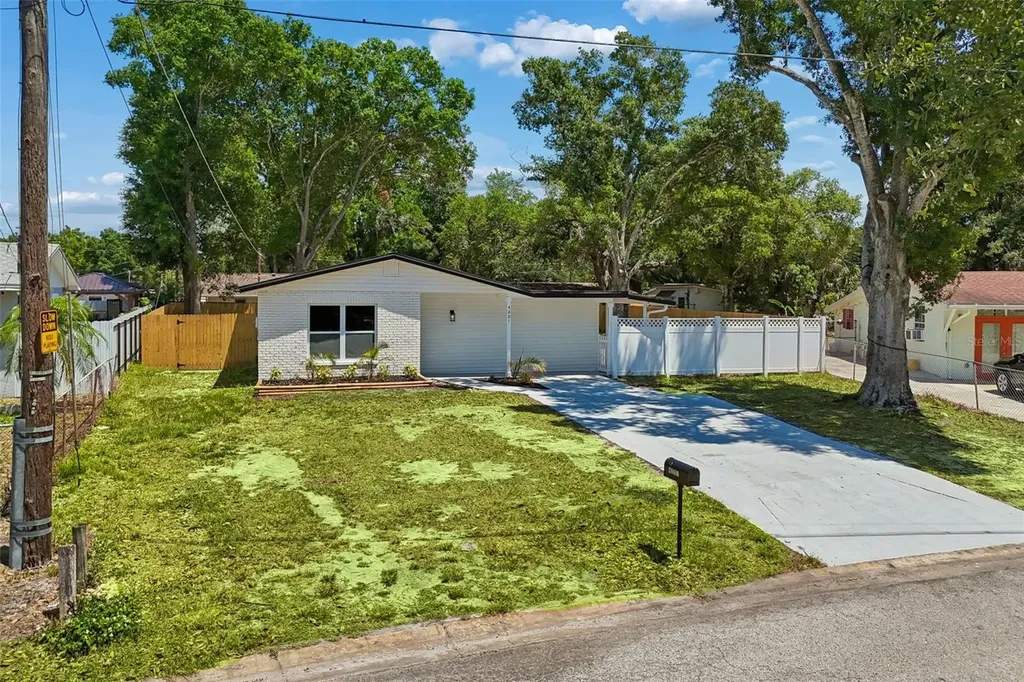 4221 Empire Place Tampa FL 33610