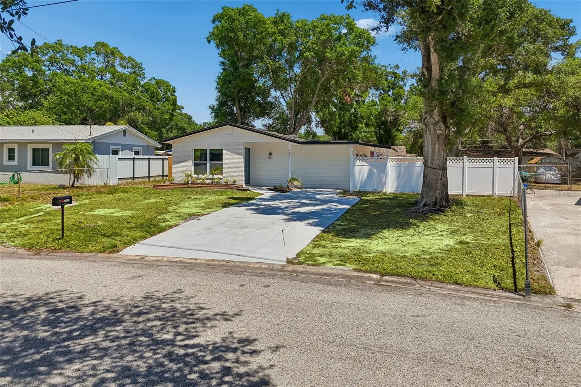 4221 Empire Place Tampa FL 33610