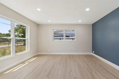 4221 Empire Place Tampa FL 33610