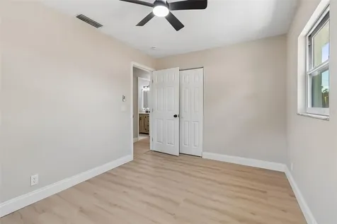 4221 Empire Place Tampa FL 33610