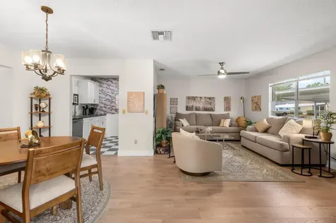 330 Gloucester Boulevard Sun City Center FL 33573