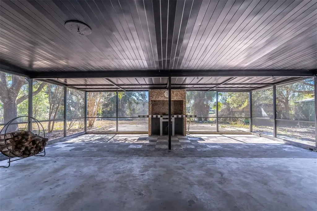 16880 SE 63rd Lane Ocklawaha FL 32179