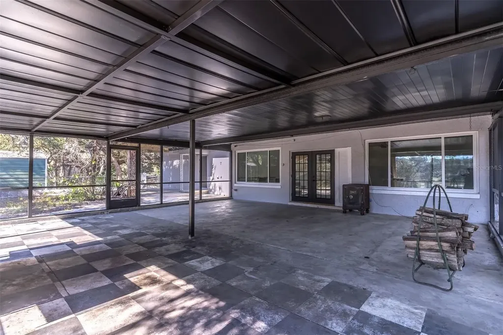 16880 SE 63rd Lane Ocklawaha FL 32179