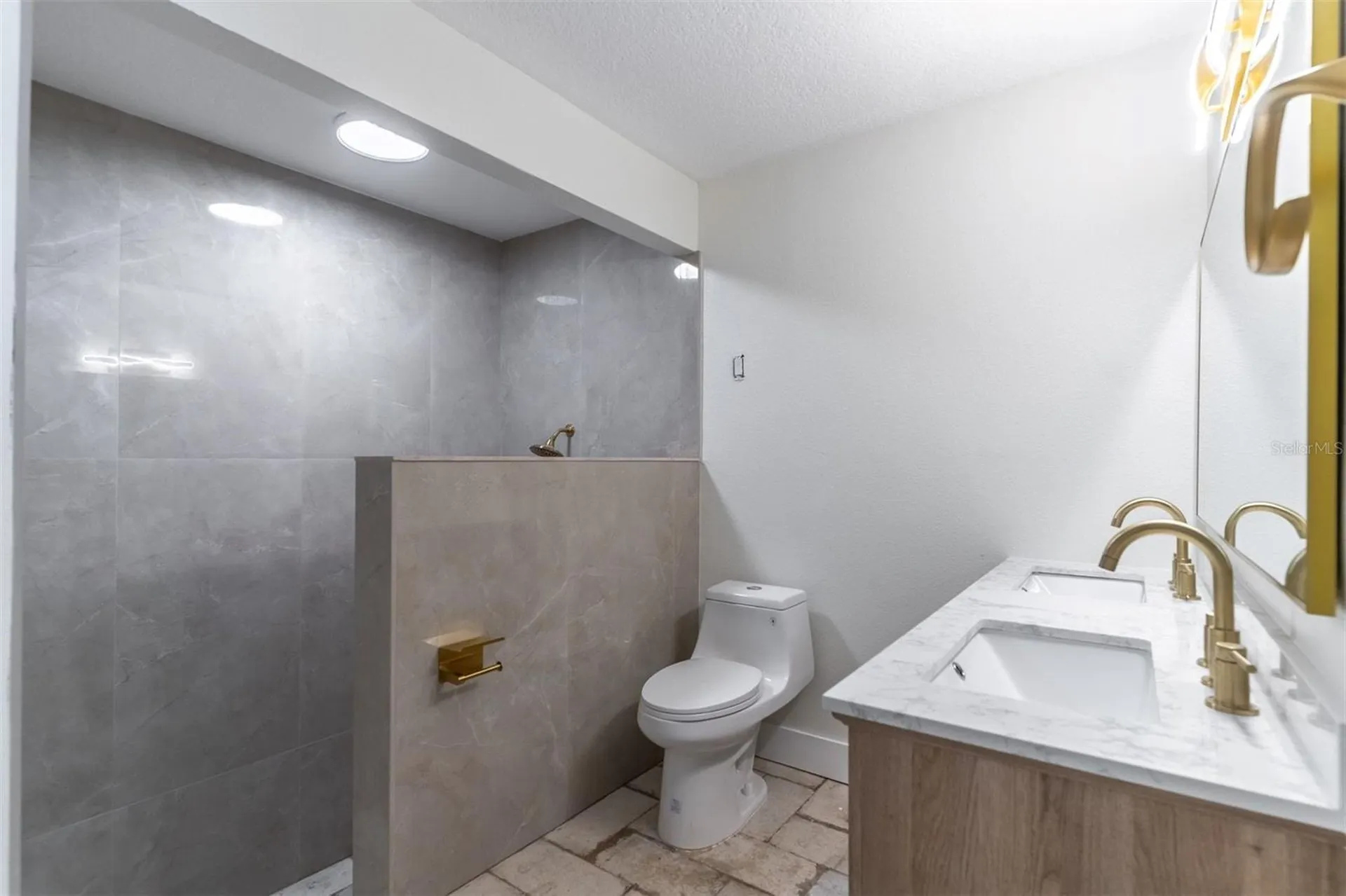 16880 SE 63rd Lane Ocklawaha FL 32179