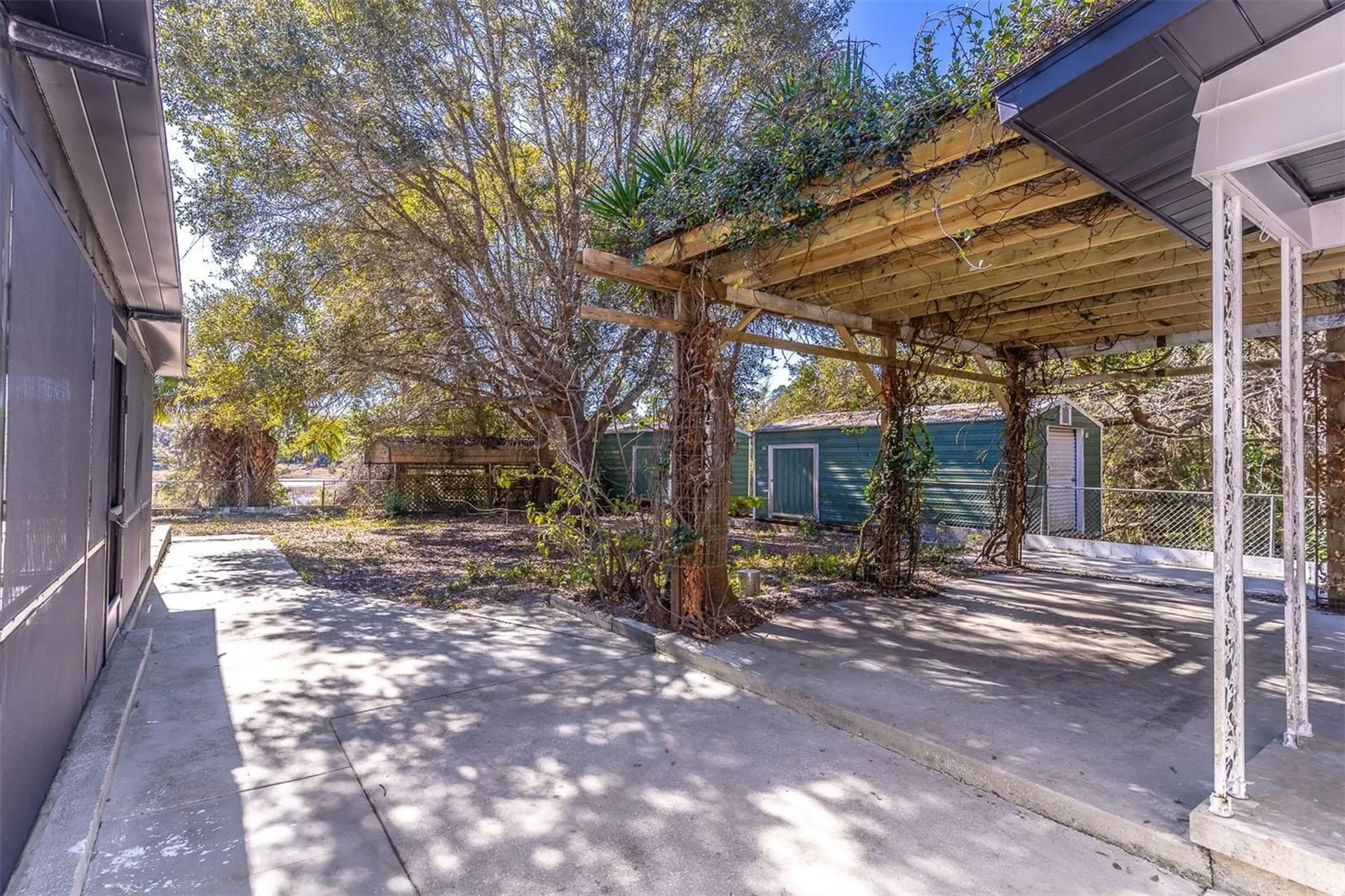 16880 SE 63rd Lane Ocklawaha FL 32179