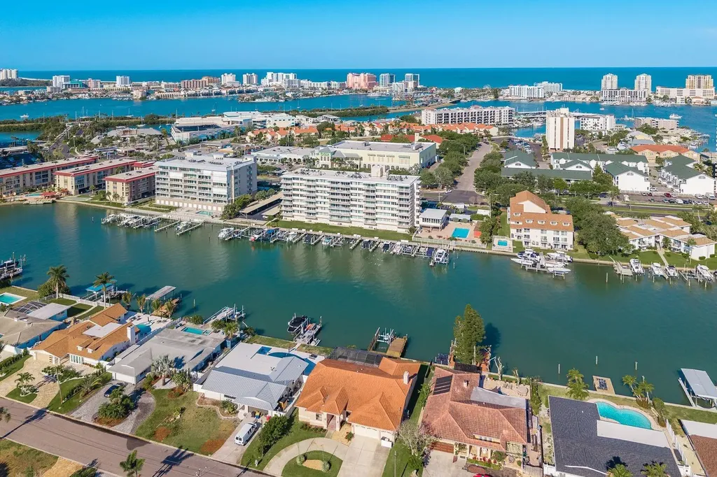 223 Island Way Clearwater Beach FL 33767