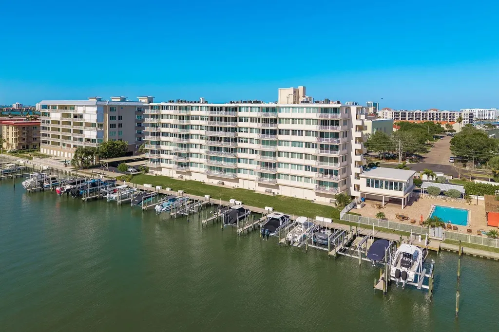 223 Island Way Clearwater Beach FL 33767