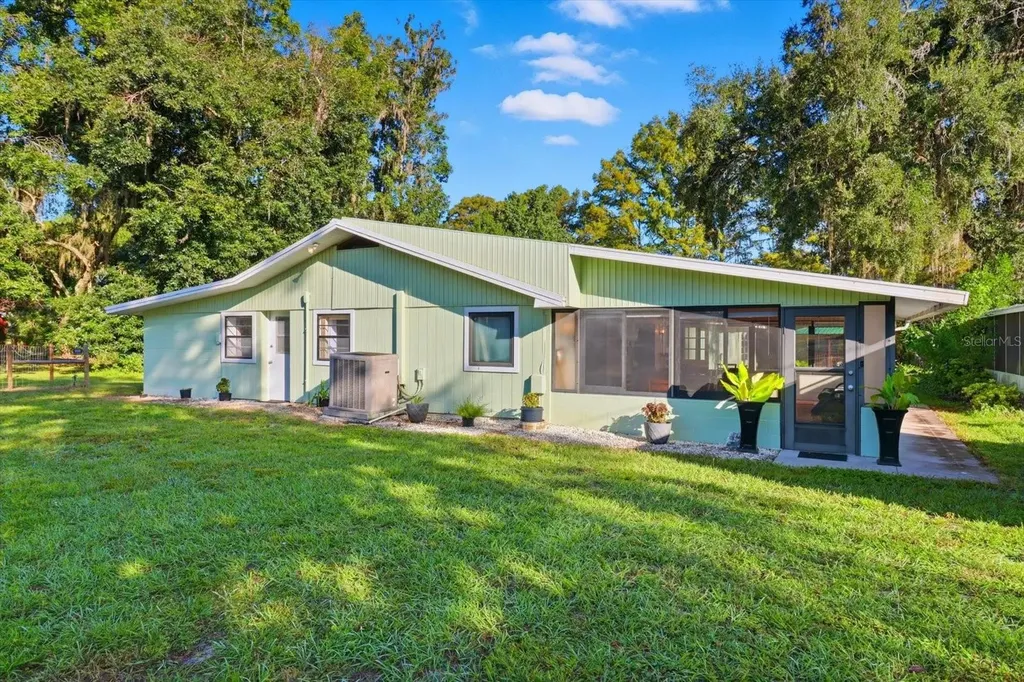 11641 E Salmon Drive Floral City FL 34436