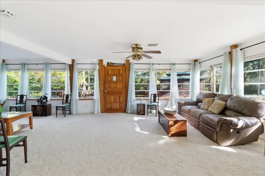 11641 E Salmon Drive Floral City FL 34436