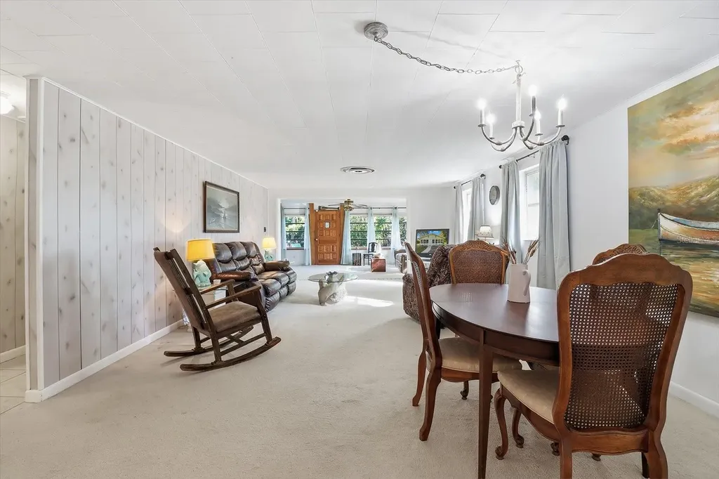 11641 E Salmon Drive Floral City FL 34436