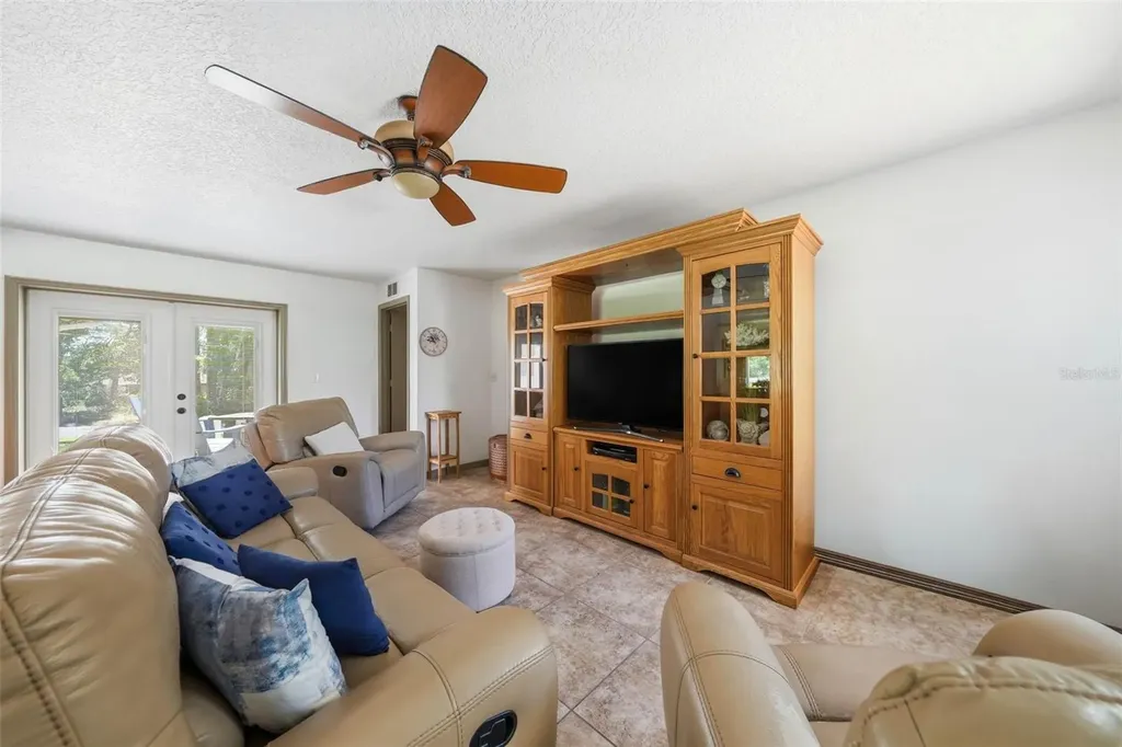 37237 Grays Airport Road Lady Lake FL 32159