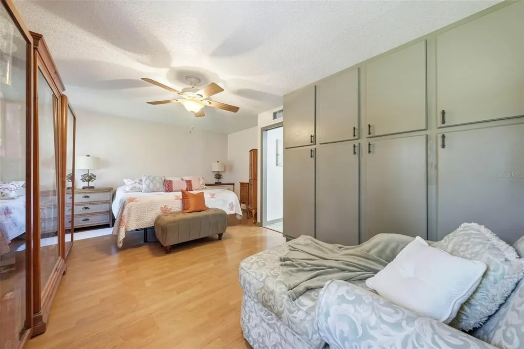 37237 Grays Airport Road Lady Lake FL 32159