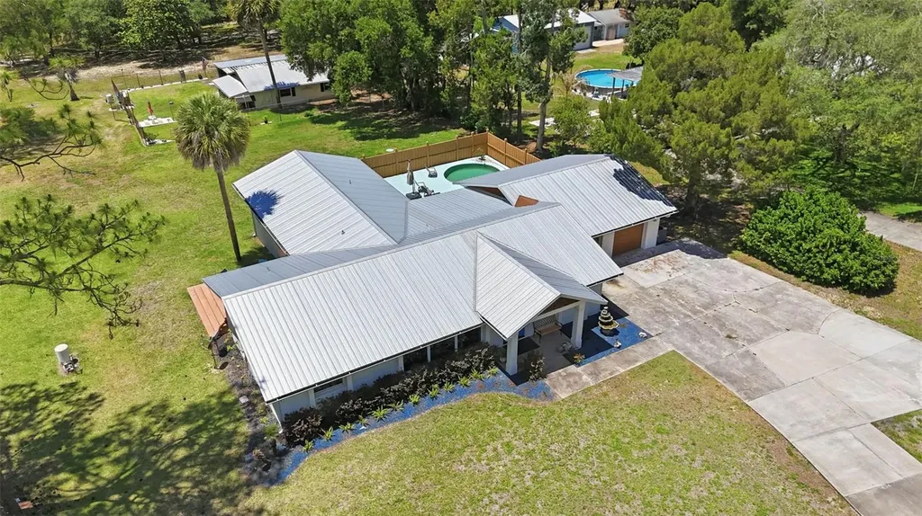 37237 Grays Airport Road Lady Lake FL 32159