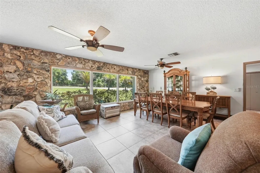 37237 Grays Airport Road Lady Lake FL 32159