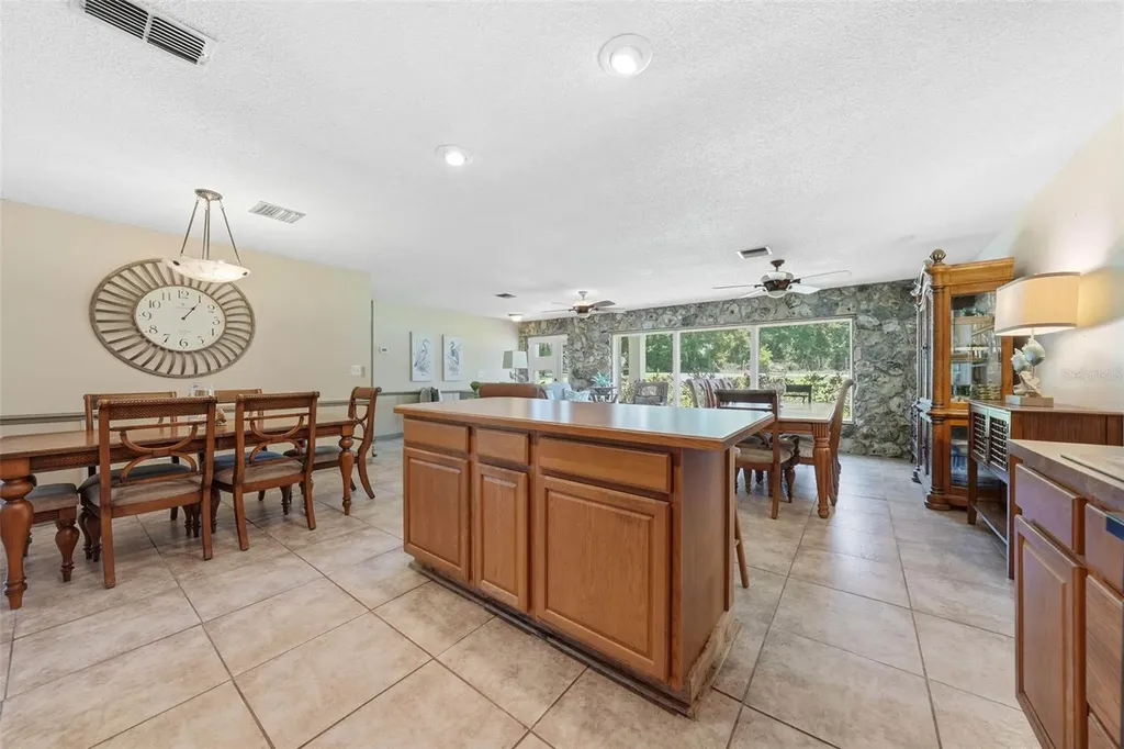37237 Grays Airport Road Lady Lake FL 32159