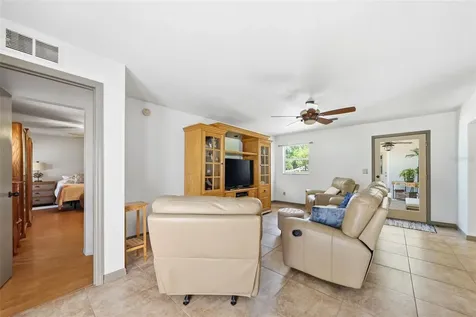 37237 Grays Airport Road Lady Lake FL 32159