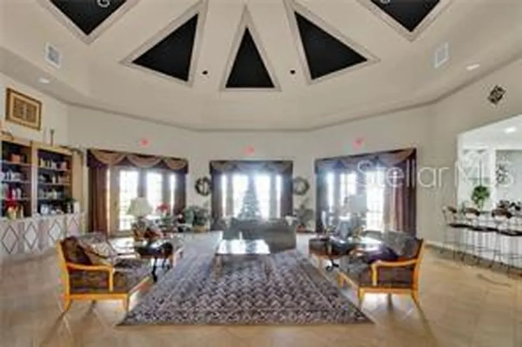 9832 Lake Chase Island Way Tampa FL 33626